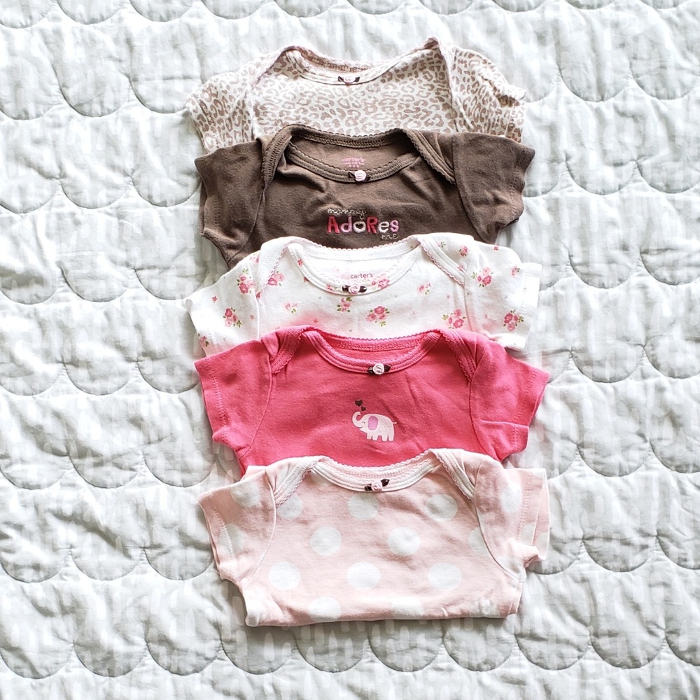 $5 BUNDLED ~ 5 pack Carter's bodysuits nearly new